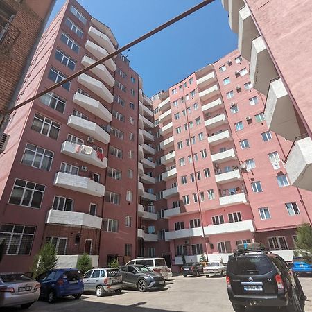 Brand New Apartment In クタイシ エクステリア 写真