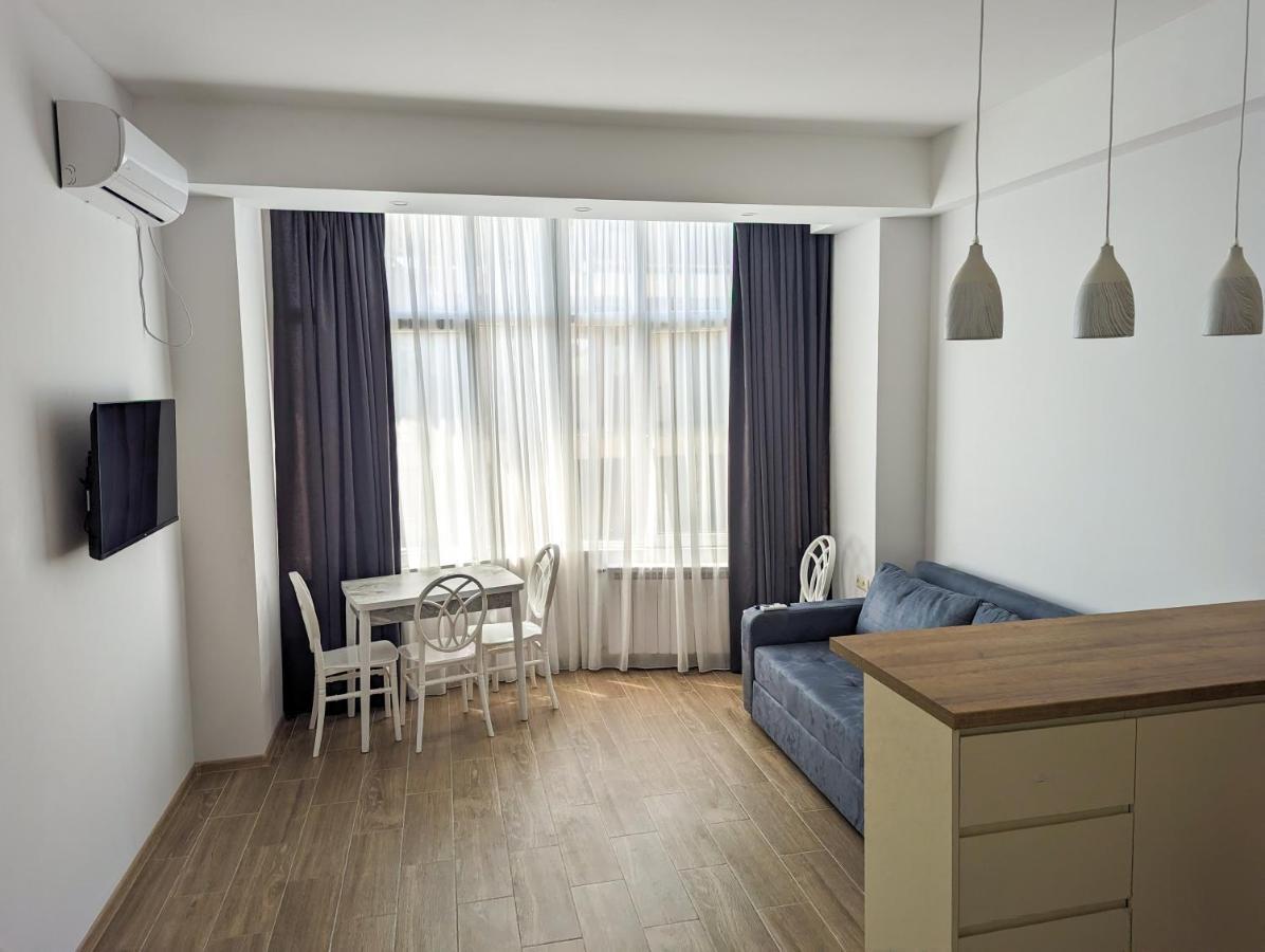 Brand New Apartment In クタイシ エクステリア 写真
