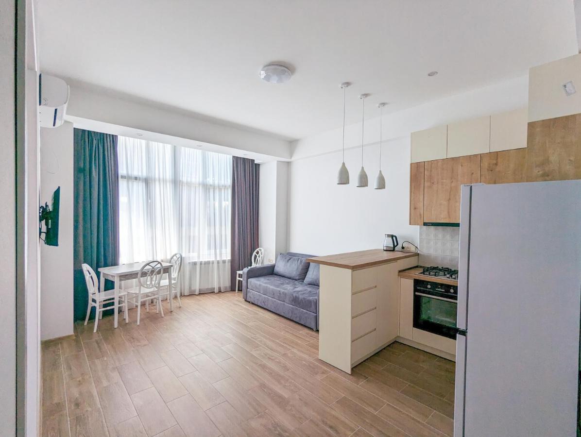 Brand New Apartment In クタイシ エクステリア 写真