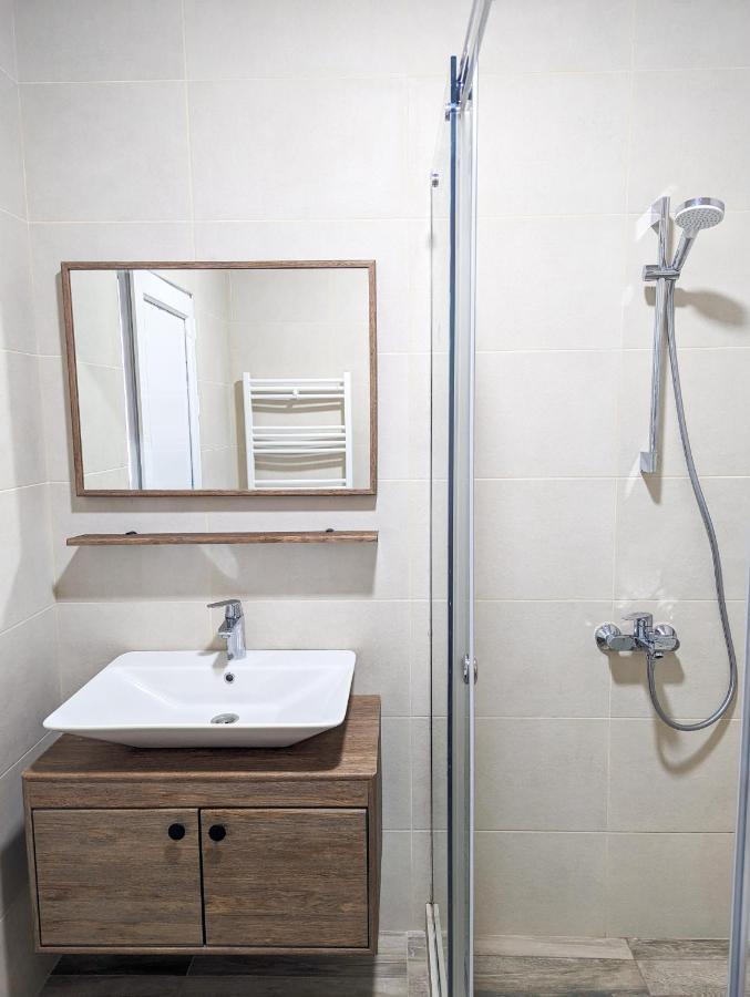 Brand New Apartment In クタイシ エクステリア 写真