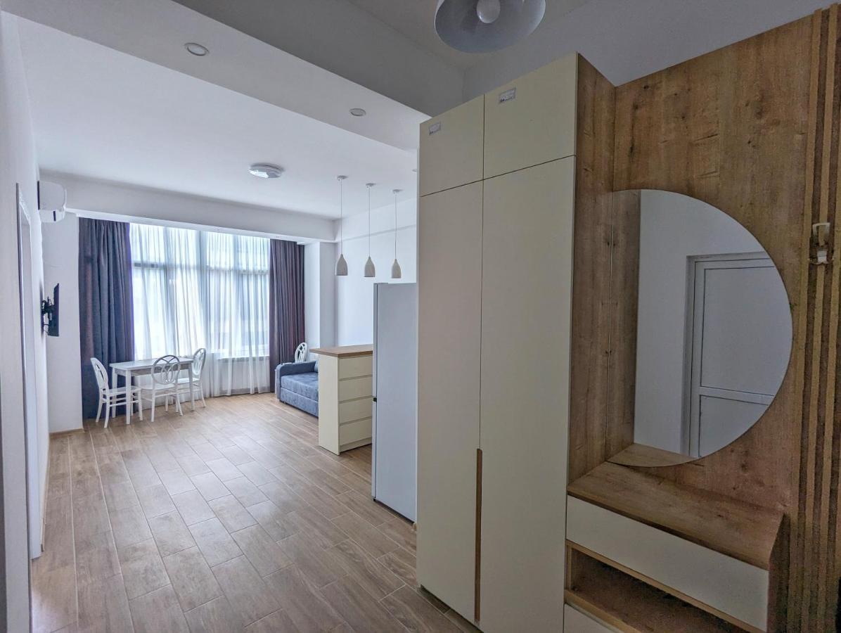 Brand New Apartment In クタイシ エクステリア 写真