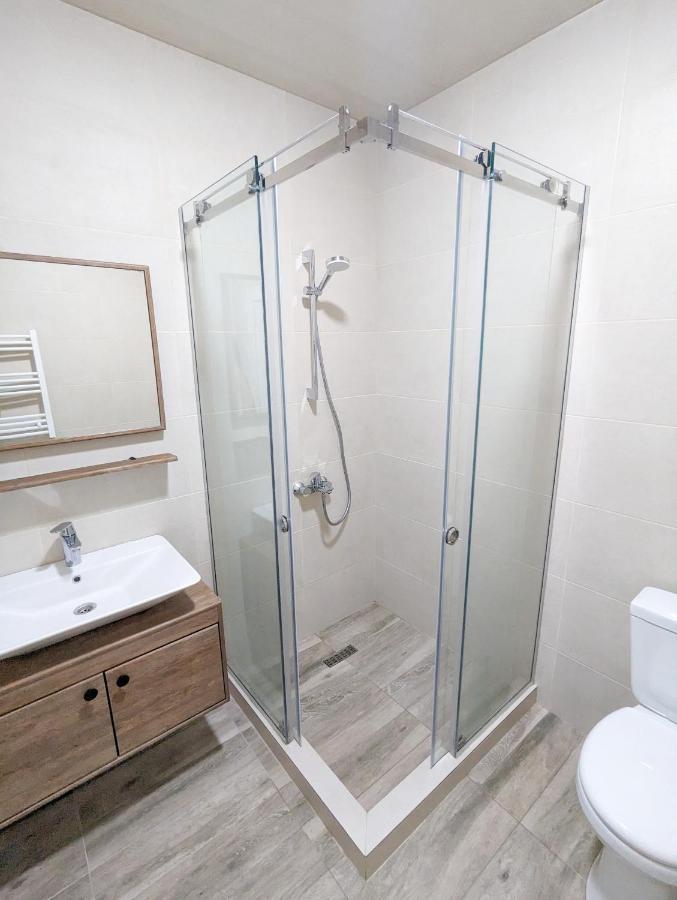 Brand New Apartment In クタイシ エクステリア 写真